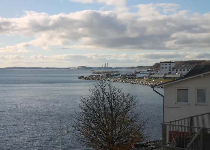 Unschlagbarer Ostseeblick Fuerstenhof 102 شقة